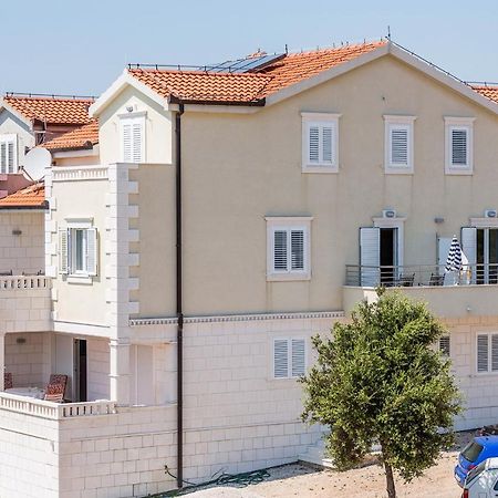 Apartments And Rooms With Parking Space Rogoznica - 10339 ภายนอก รูปภาพ