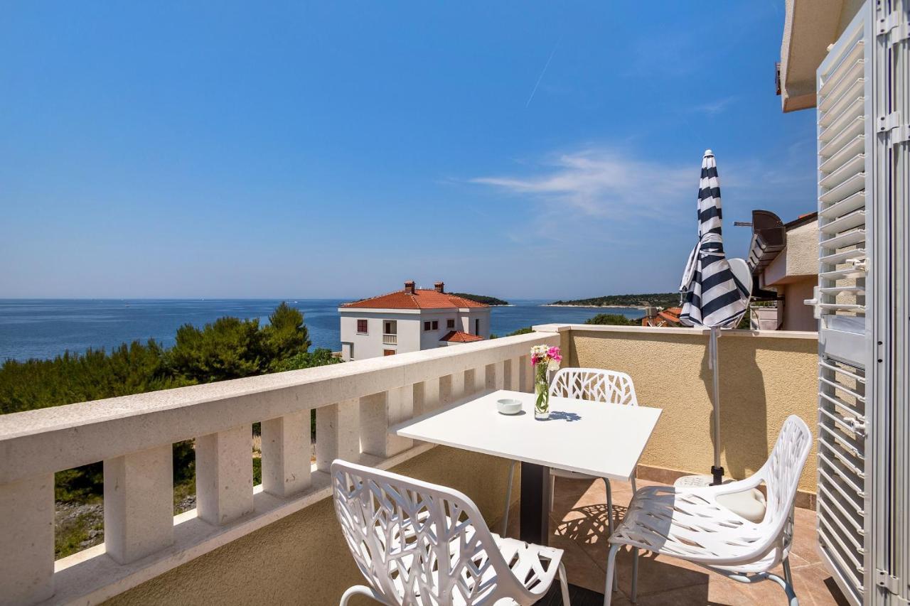 Apartments And Rooms With Parking Space Rogoznica - 10339 ภายนอก รูปภาพ