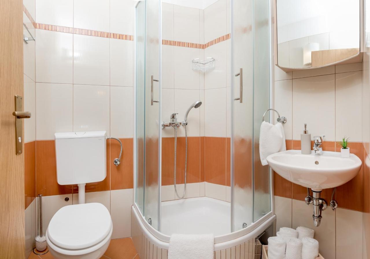 Apartments And Rooms With Parking Space Rogoznica - 10339 ภายนอก รูปภาพ