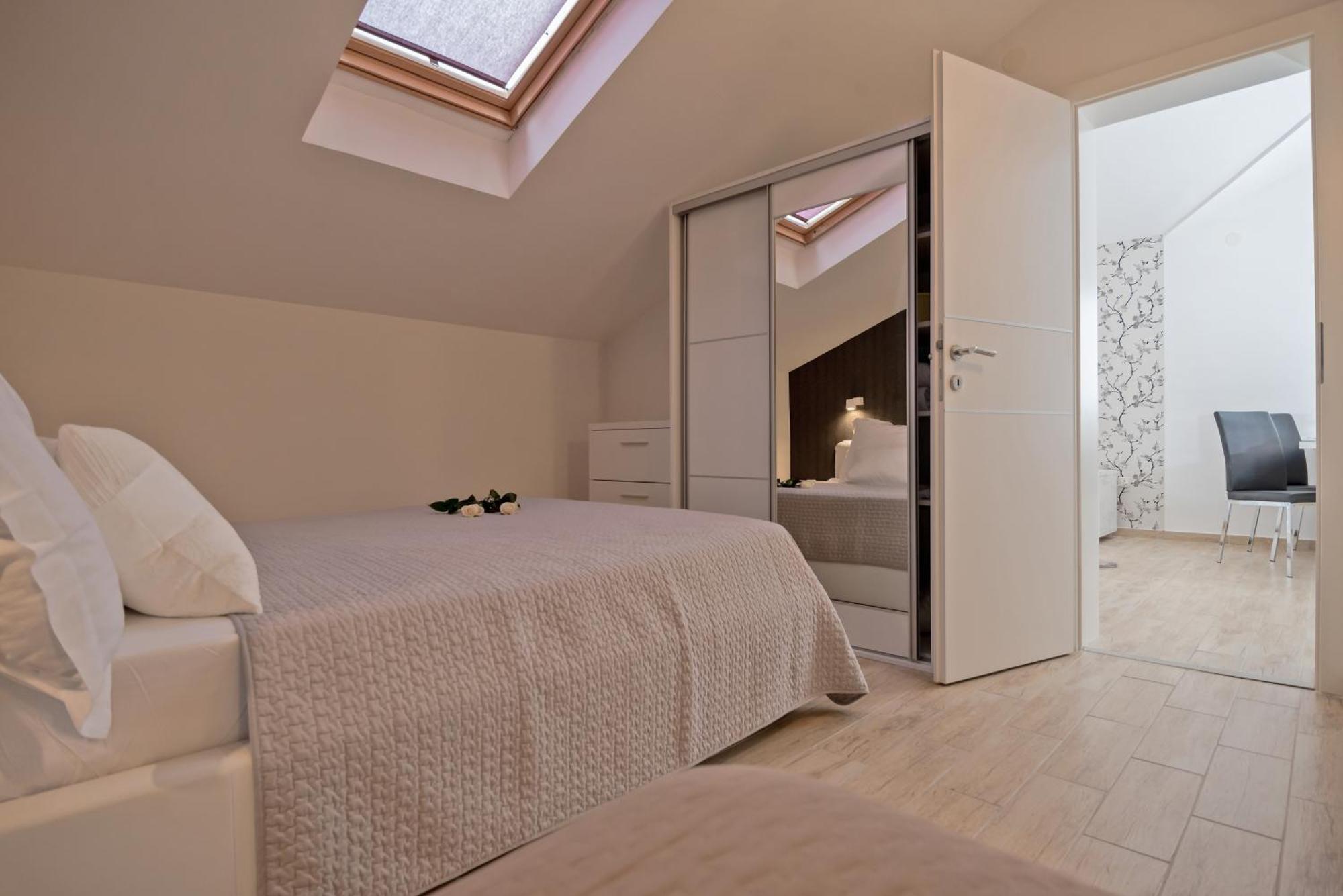 Apartments And Rooms With Parking Space Rogoznica - 10339 ห้อง รูปภาพ