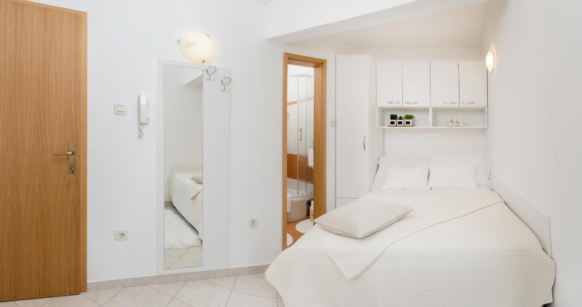 Apartments And Rooms With Parking Space Rogoznica - 10339 ห้อง รูปภาพ